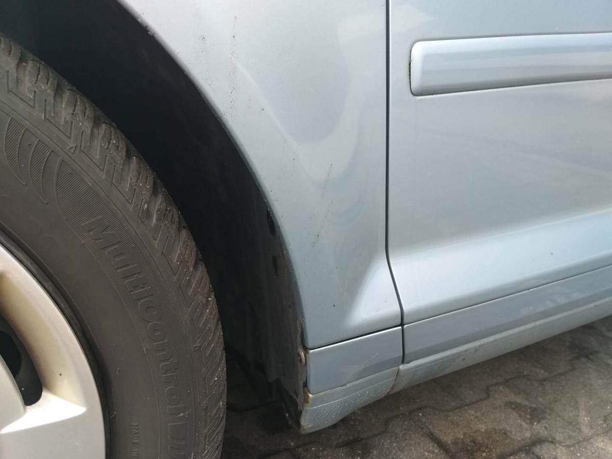 Audi A3 8P original Kotflügel vorn links LY5J Liquidblau Bj.2004